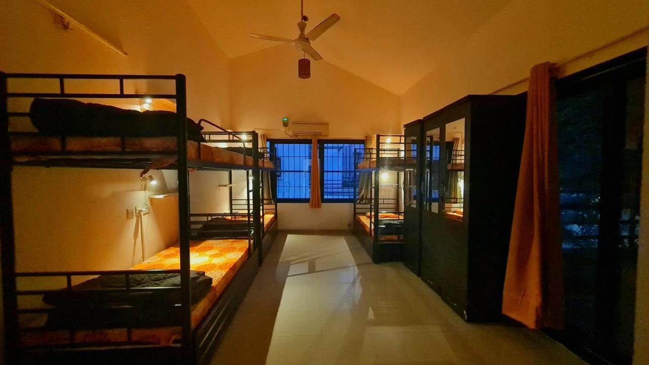 Lifespace- Spacious Hostel In A Luxurious Villa 푸네 외부 사진