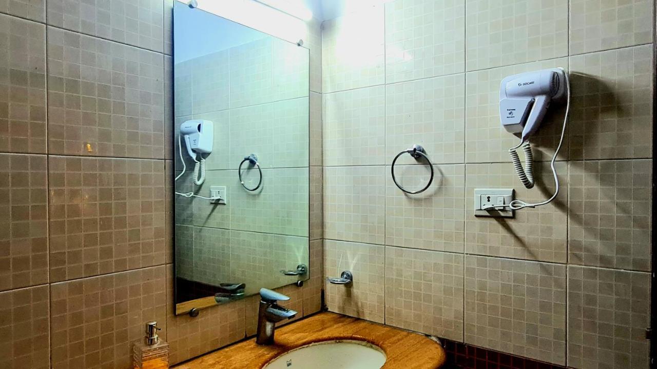 Lifespace- Spacious Hostel In A Luxurious Villa 푸네 외부 사진