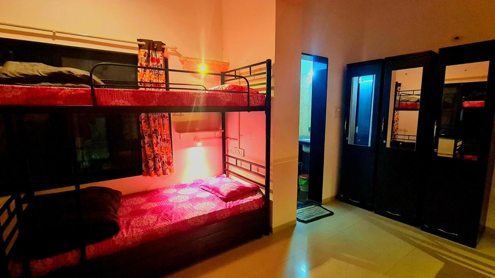 Lifespace- Spacious Hostel In A Luxurious Villa 푸네 외부 사진