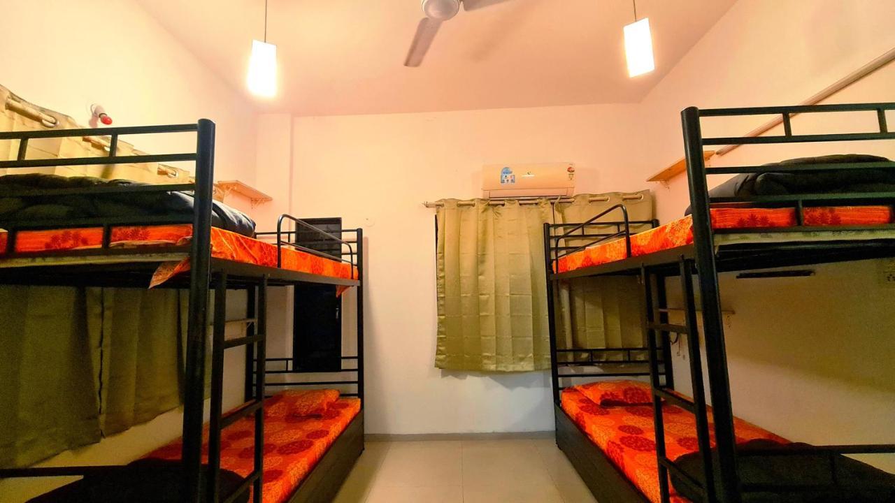 Lifespace- Spacious Hostel In A Luxurious Villa 푸네 외부 사진
