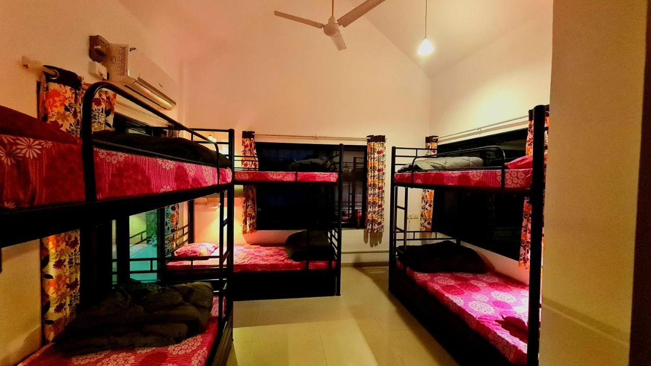 Lifespace- Spacious Hostel In A Luxurious Villa 푸네 외부 사진