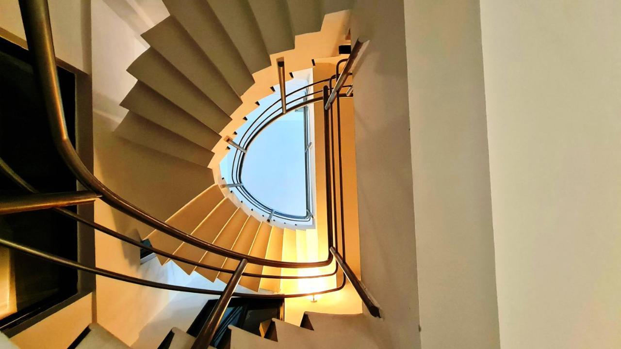 Lifespace- Spacious Hostel In A Luxurious Villa 푸네 외부 사진