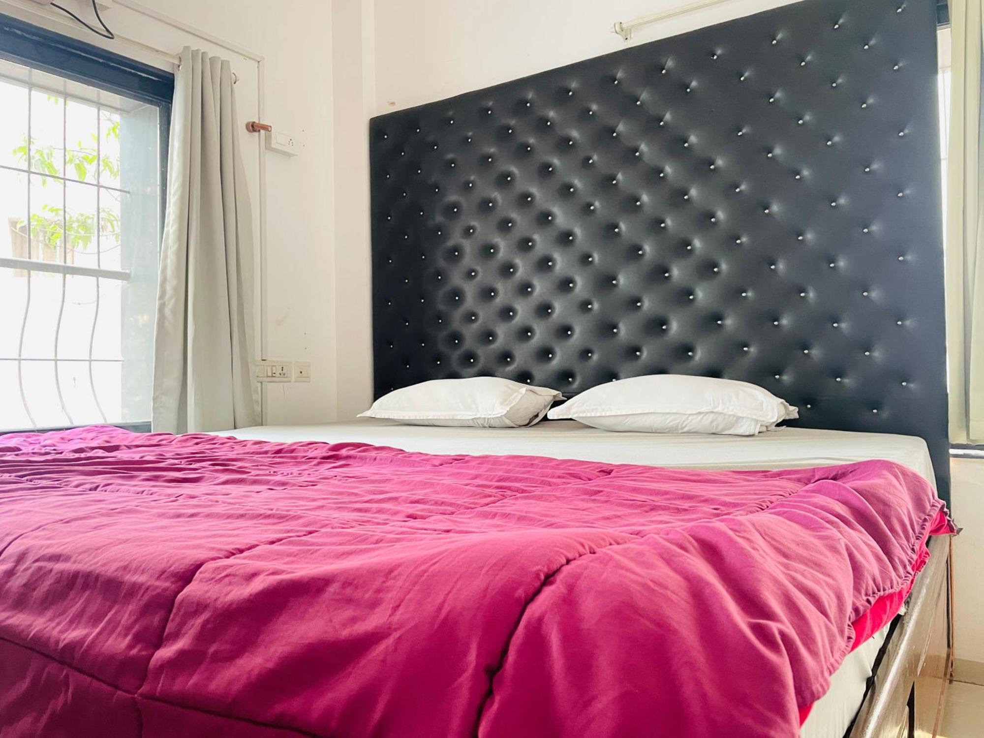 Lifespace- Spacious Hostel In A Luxurious Villa 푸네 외부 사진